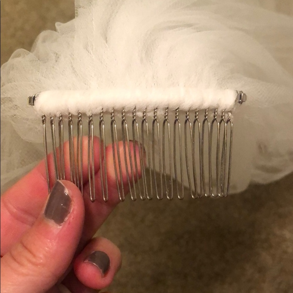 Mid length bridal veil. Never worn!!!